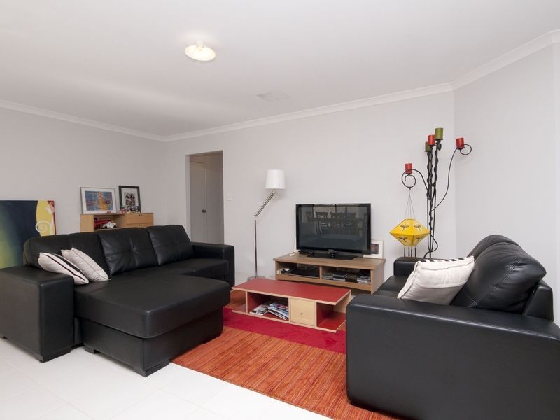 8/18 Mountain View, Kelmscott WA 6111