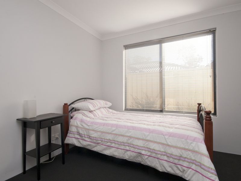 8/18 Mountain View, Kelmscott WA 6111