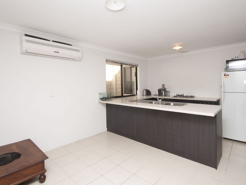 11/18 Mountain View, Kelmscott WA 6111