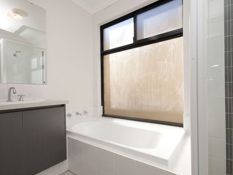 11/18 Mountain View, Kelmscott WA 6111