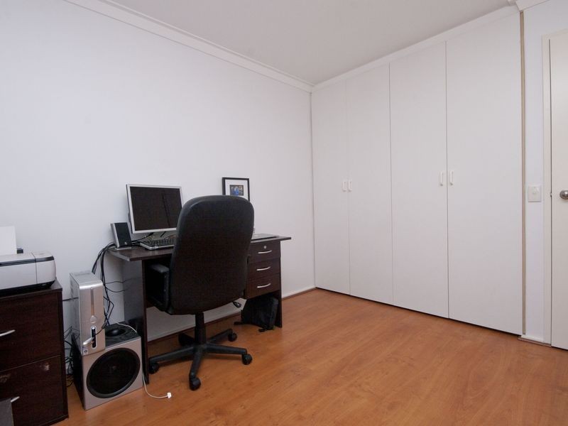 63 Grovelands Drive, Camillo WA 6111