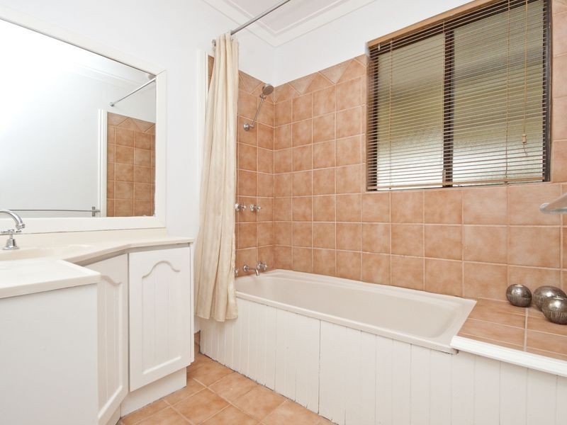 63 Grovelands Drive, Camillo WA 6111