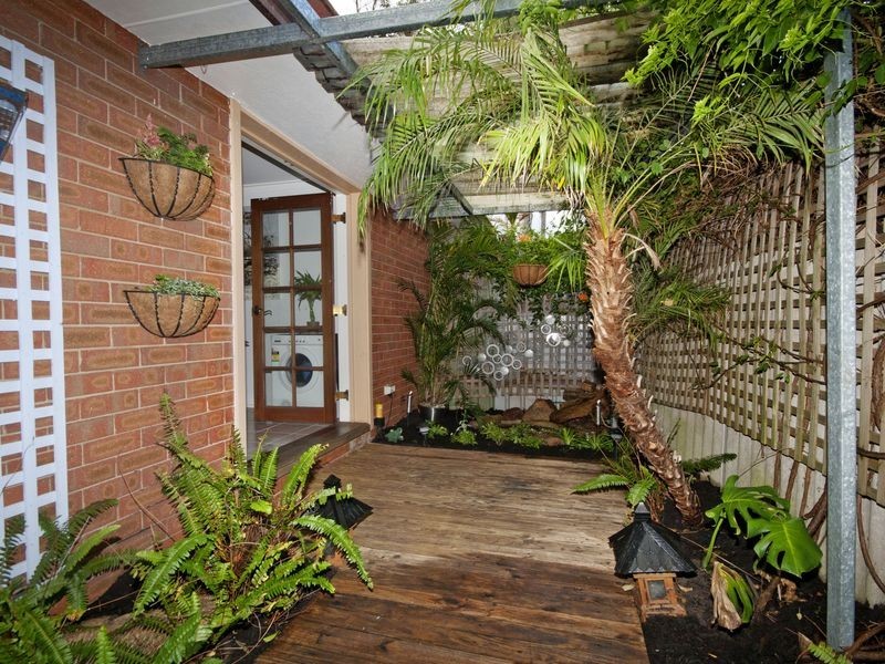 63 Grovelands Drive, Camillo WA 6111