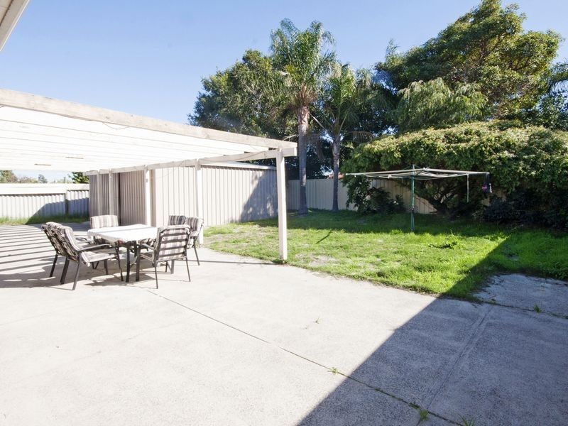 141 Braemore Street, Seville Grove WA 6112