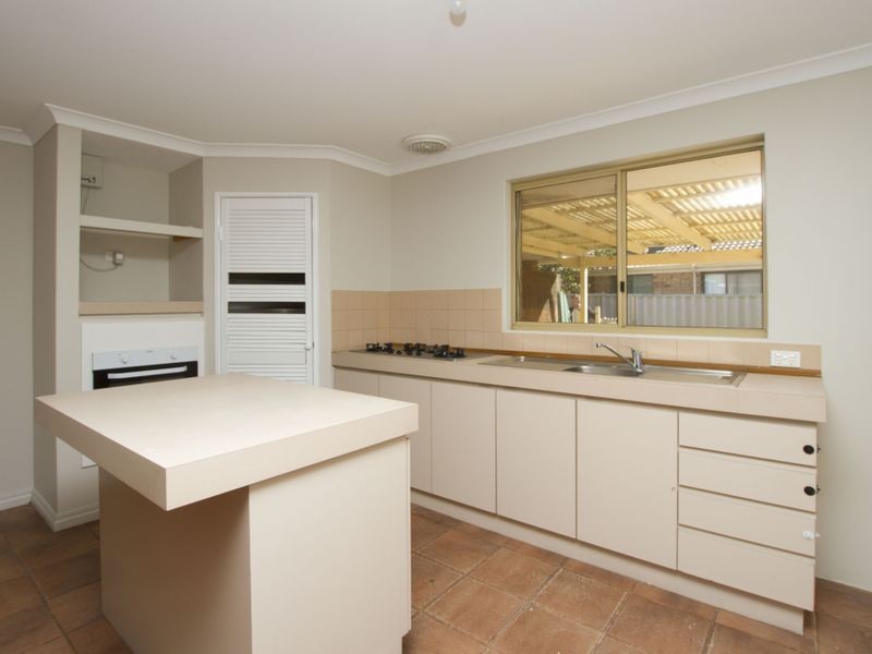 6 Wattlebird Place, Brookdale WA 6112