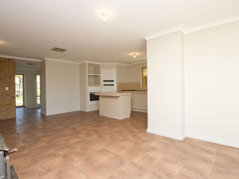 6 Wattlebird Place, Brookdale WA 6112