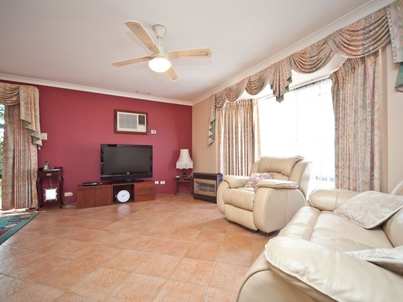 6 Bundy Court, South Lake WA 6164