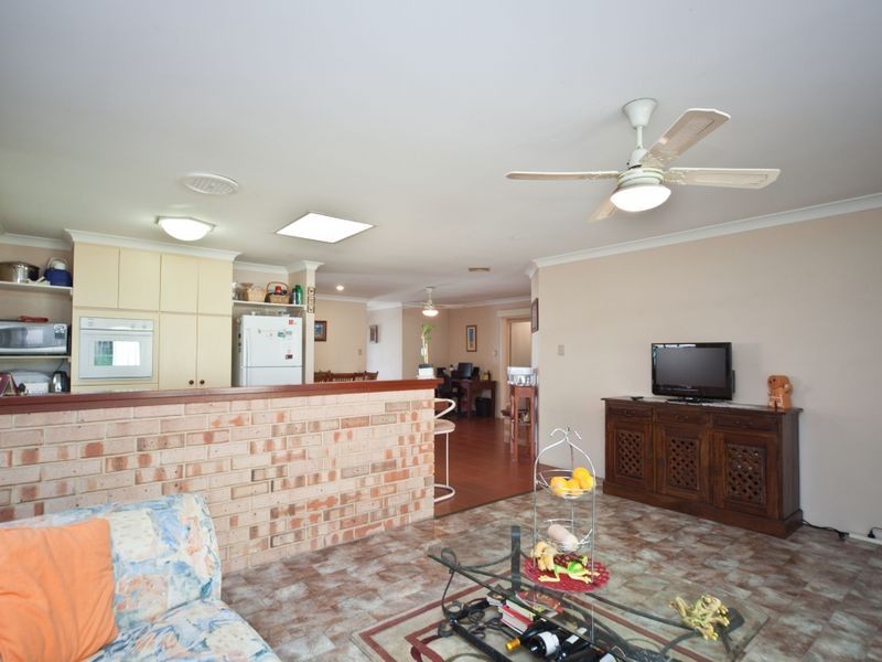 6 Bundy Court, South Lake WA 6164