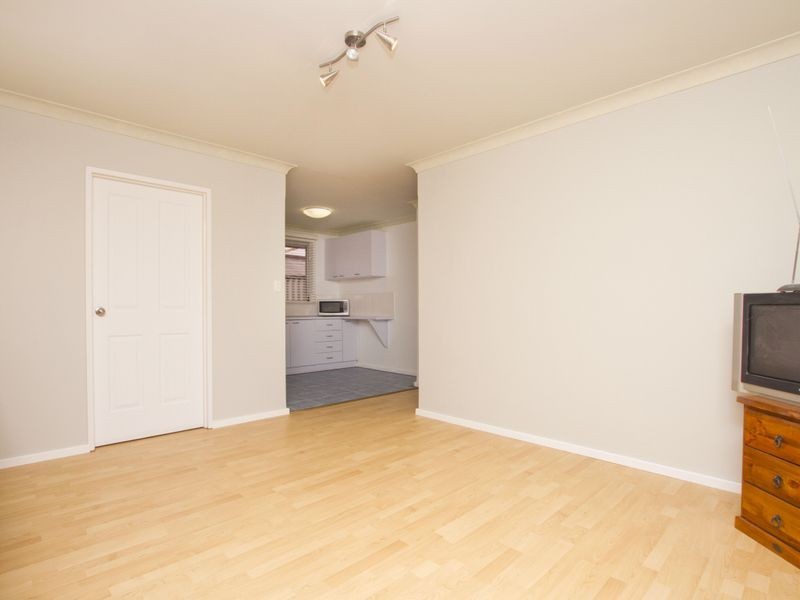10 Boronia Close, Camillo WA 6111