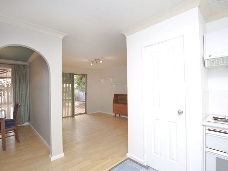 10 Boronia Close, Camillo WA 6111