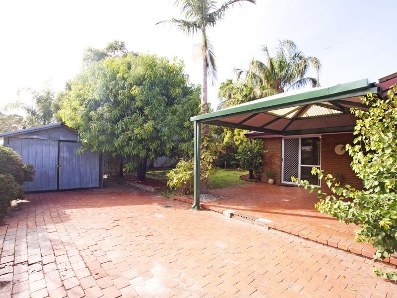 10 Boronia Close, Camillo WA 6111