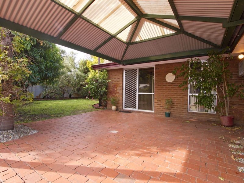 10 Boronia Close, Camillo WA 6111