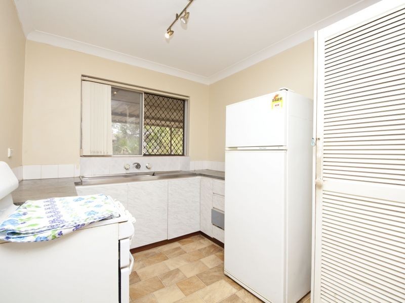 3 Redtingle Road, Camillo WA 6111