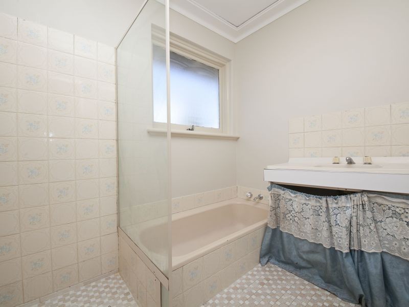 46 Amanda Drive, Camillo WA 6111