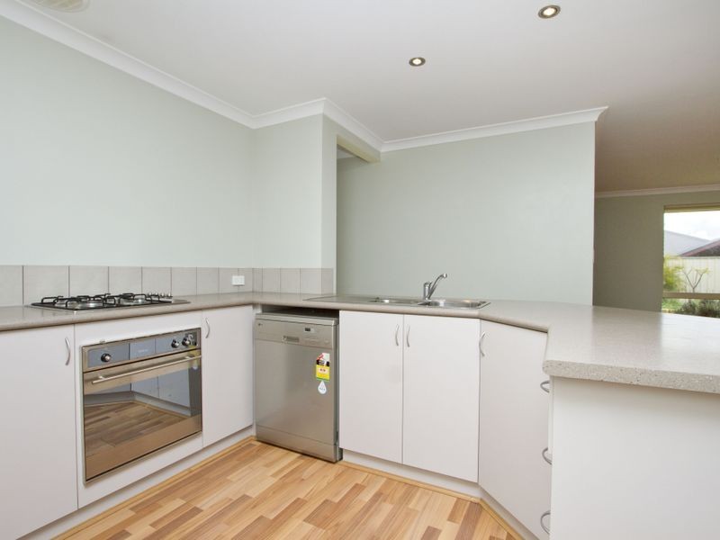 24 Glenfin Road, Seville Grove WA 6112