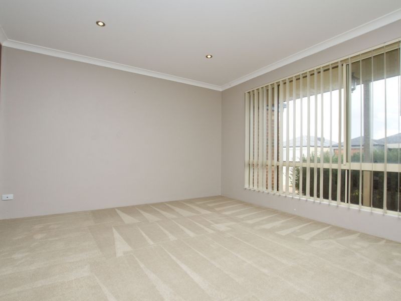 24 Glenfin Road, Seville Grove WA 6112