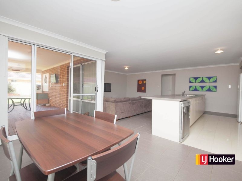 43 Ralphs Street, Seville Grove WA 6112