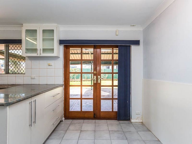 4 Cobham Way, Camillo WA 6111