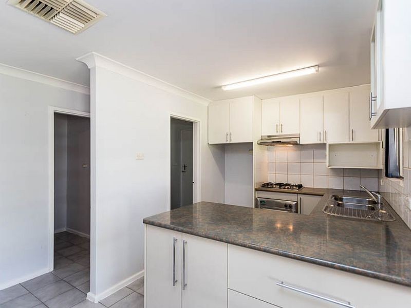 4 Cobham Way, Camillo WA 6111