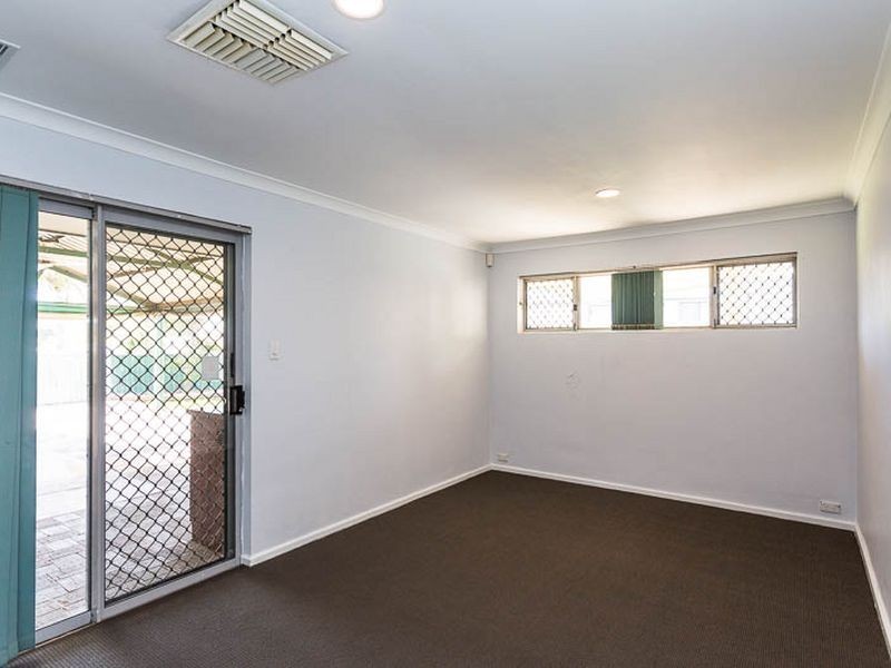 4 Cobham Way, Camillo WA 6111