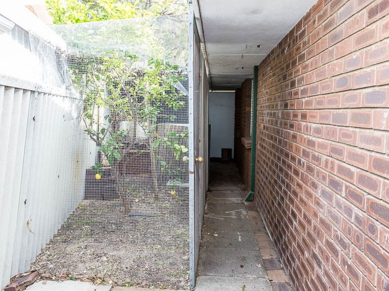 4 Cobham Way, Camillo WA 6111