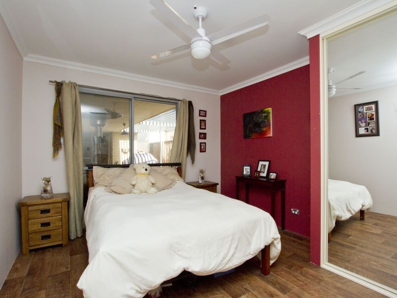 16 Regatta Boulevard, Champion Lakes WA 6111