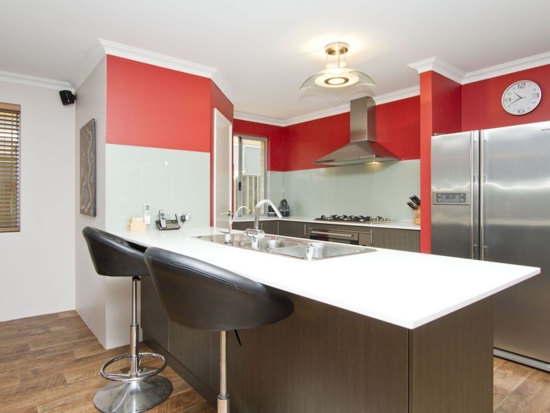 16 Regatta Boulevard, Champion Lakes WA 6111