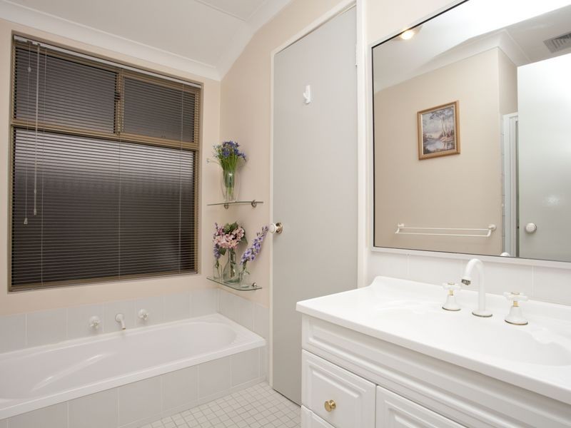 12 Sutcliffe Close, Seville Grove WA 6112