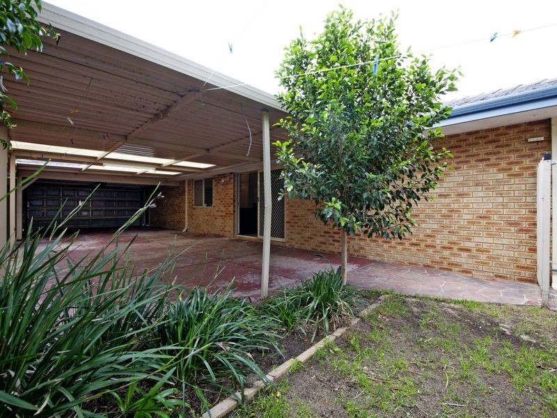 36 Petrel Close, Seville Grove WA 6112