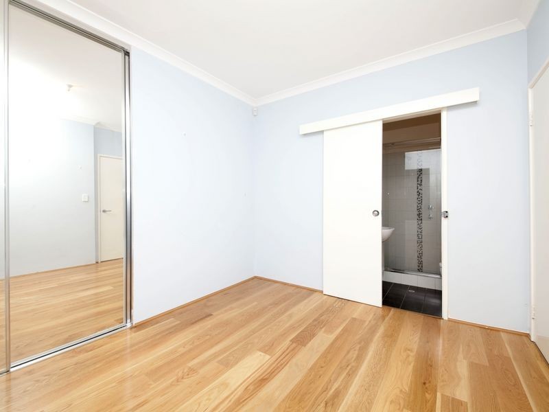 4B Locksley Avenue, Armadale WA 6112
