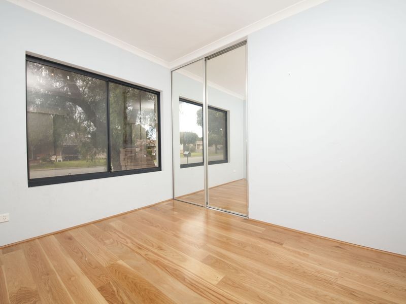 4B Locksley Avenue, Armadale WA 6112