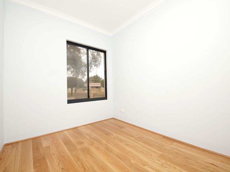 4B Locksley Avenue, Armadale WA 6112