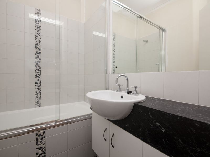 4B Locksley Avenue, Armadale WA 6112