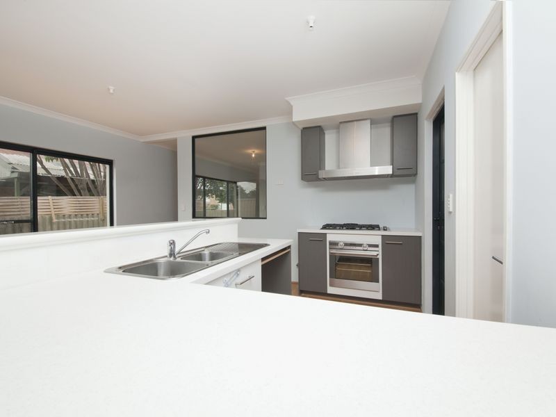4B Locksley Avenue, Armadale WA 6112