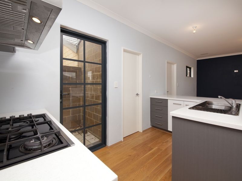4B Locksley Avenue, Armadale WA 6112