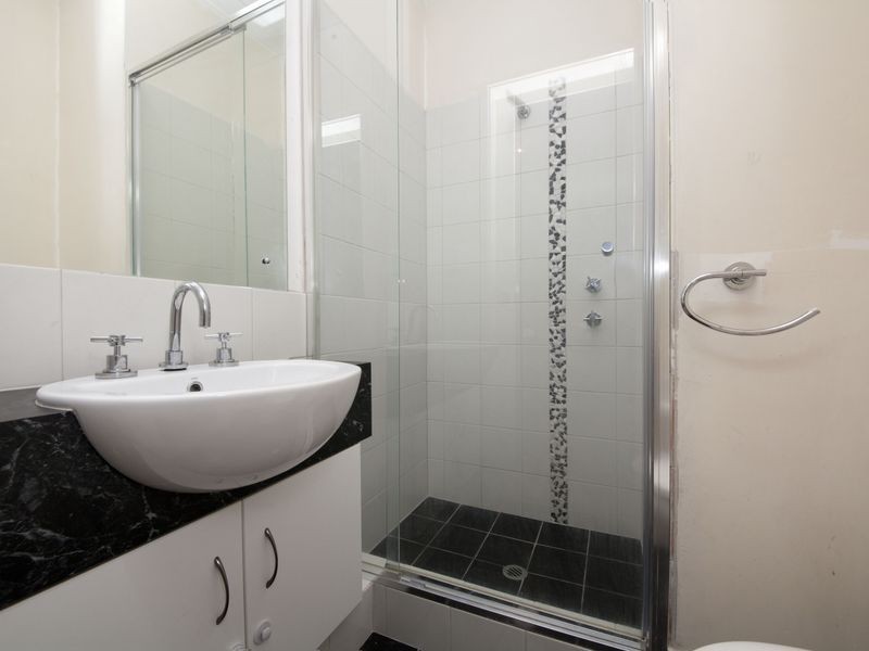 4B Locksley Avenue, Armadale WA 6112