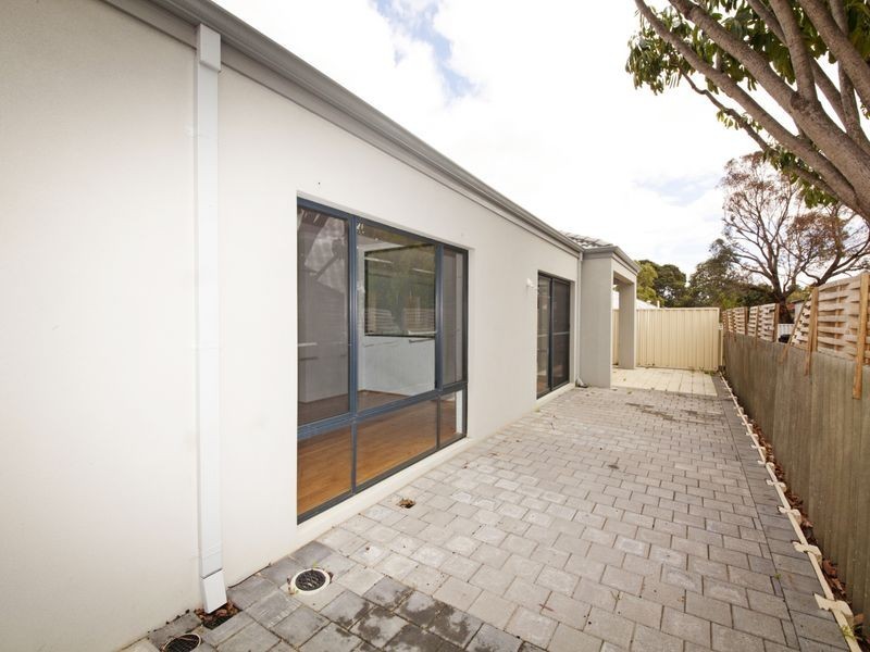 4B Locksley Avenue, Armadale WA 6112