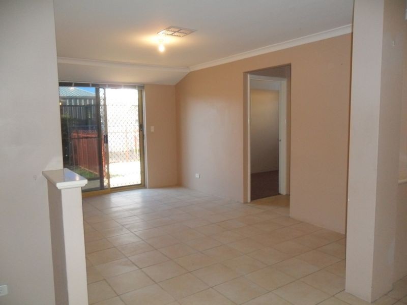 11 McCubbin Loop, Seville Grove WA 6112