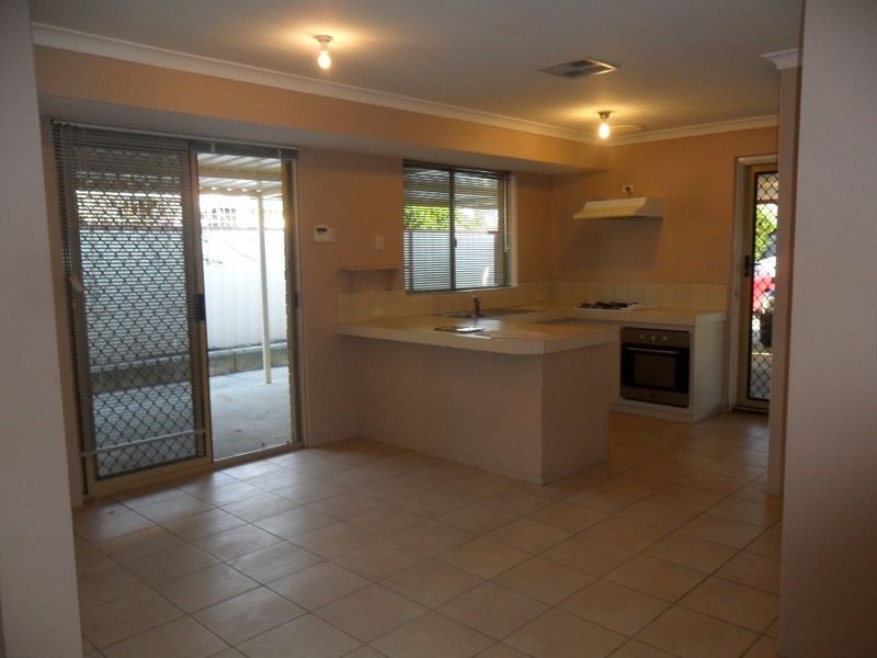 11 McCubbin Loop, Seville Grove WA 6112