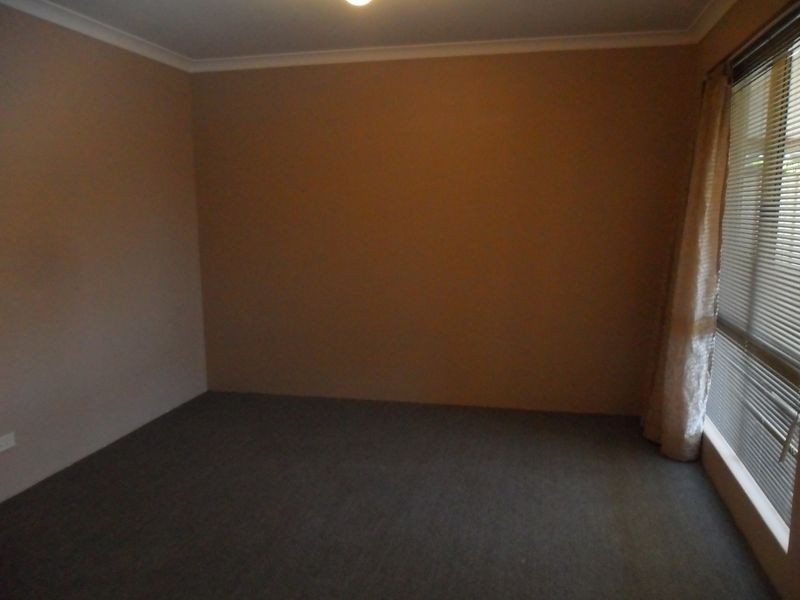 11 McCubbin Loop, Seville Grove WA 6112