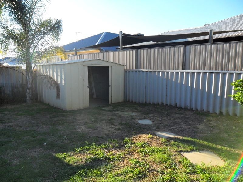 11 McCubbin Loop, Seville Grove WA 6112