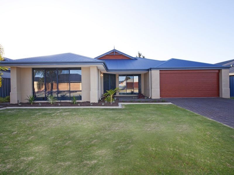 16 Salamanca Boulevard, Seville Grove WA 6112