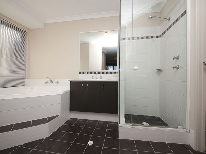 16 Salamanca Boulevard, Seville Grove WA 6112