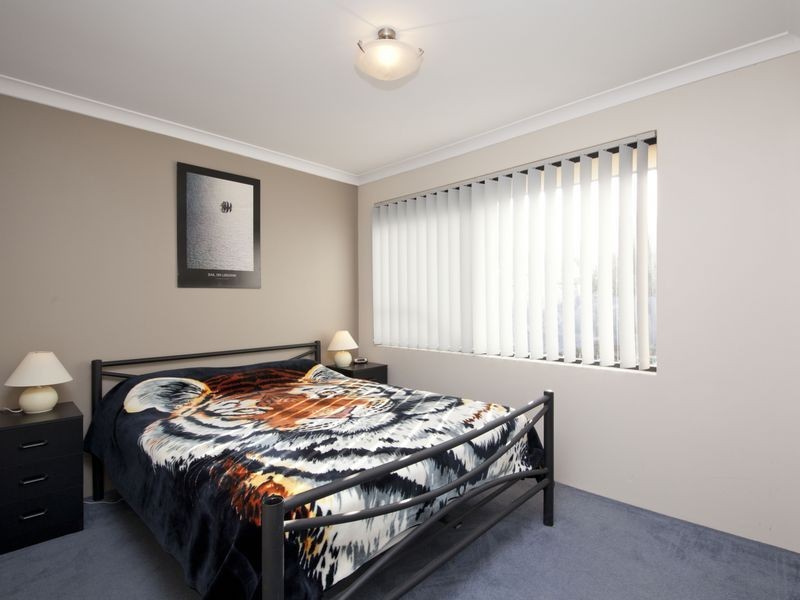 16 Salamanca Boulevard, Seville Grove WA 6112