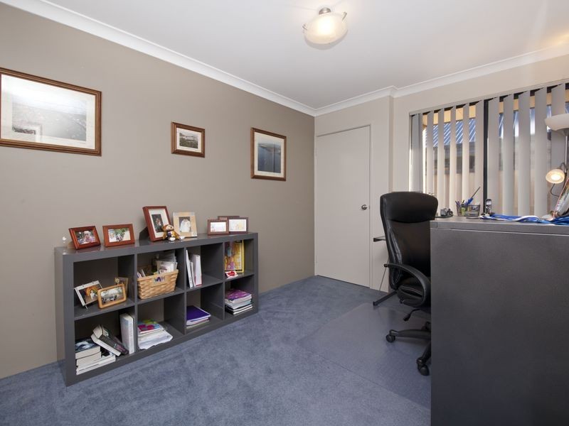 16 Salamanca Boulevard, Seville Grove WA 6112