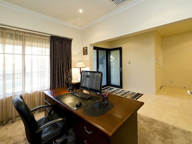 12 Knoop Drive, Darling Downs WA 6122