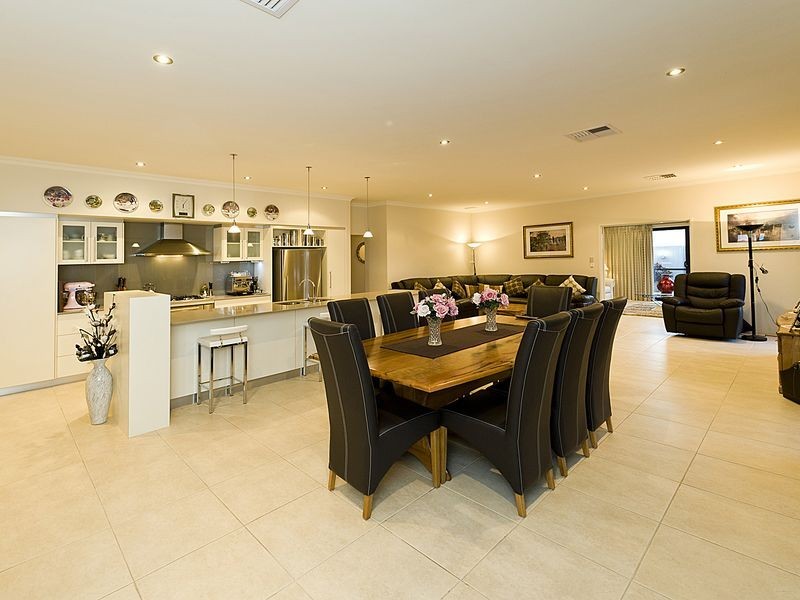 12 Knoop Drive, Darling Downs WA 6122