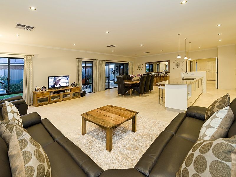 12 Knoop Drive, Darling Downs WA 6122