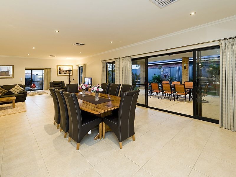 12 Knoop Drive, Darling Downs WA 6122