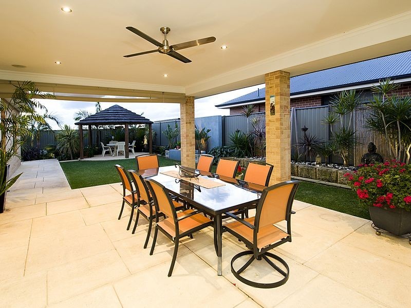 12 Knoop Drive, Darling Downs WA 6122